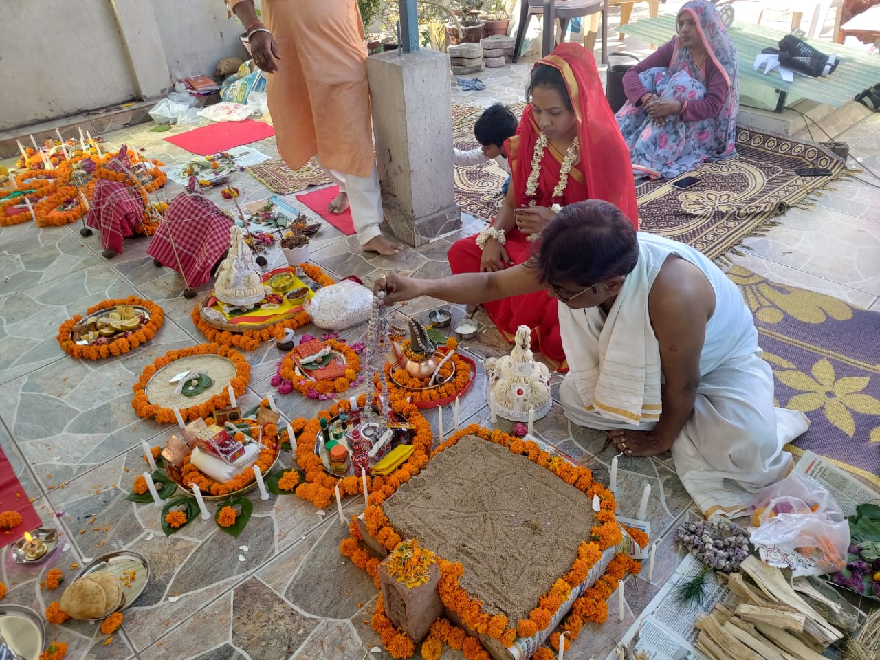 বাড়িতে সুখ-শাস্তি ফিরিয়ে আনতে নিচের বিষয়গুলি অবশ্যই পালন করুন।